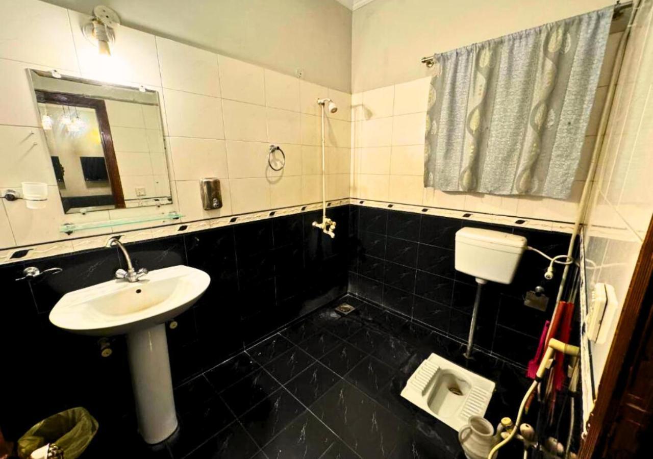 Doves Inn Hotel Kalma Chowk Lahore Eksteriør bilde